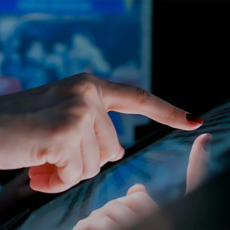 digimarkkinointi_nelio_kasi_kanavastrategia